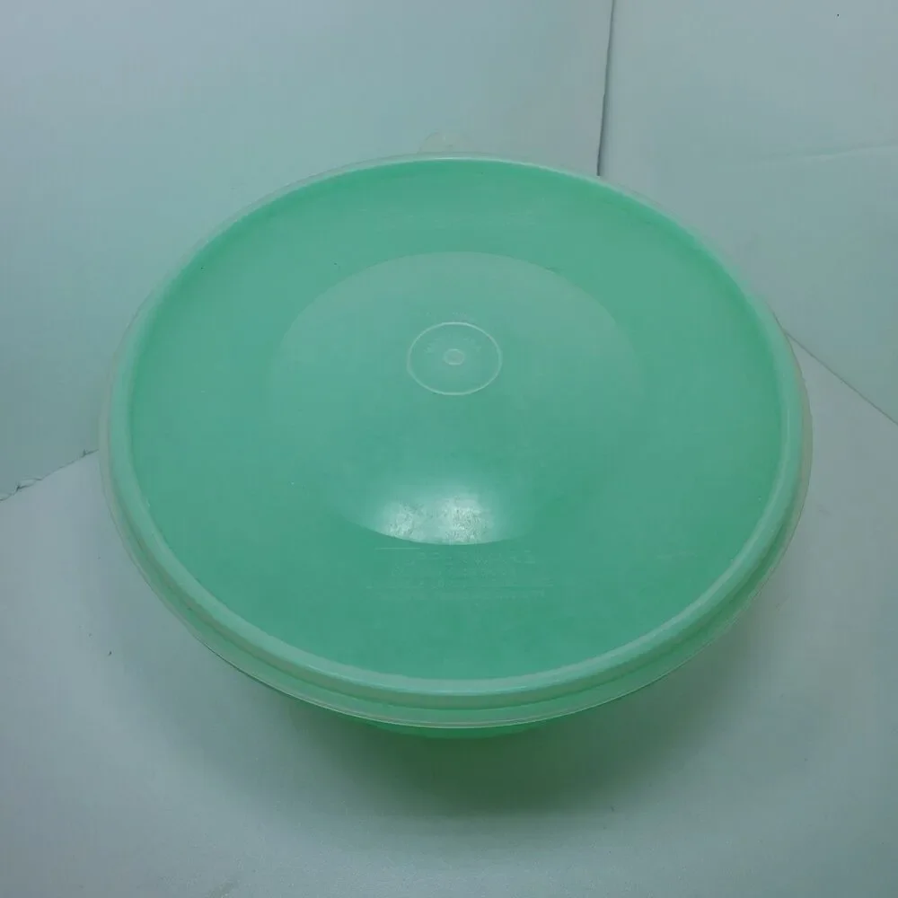 Vintage Tupperware Crisp-It Lettuce Keeper Jadeite Green With Dome Lid